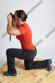 2021 01 ANGELINA KNEELING POSE WITH SPYGLASS (11)